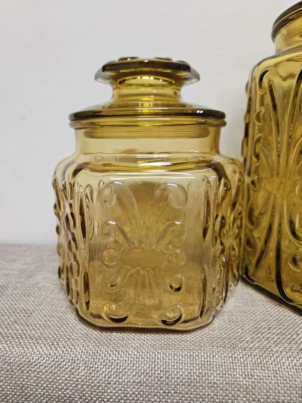 L.E. Smith Imperial Atterbury Scroll Storage Canisters with Lid